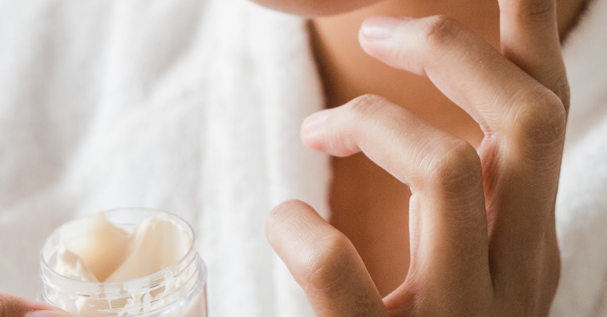 How to Choose the Right Face Cleanser for Oily, Dry, and Combination Skin (Expert Tips Included)