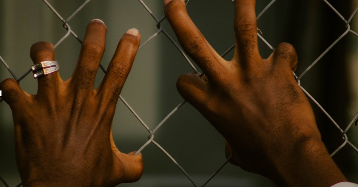 Skin Barrier vs Moisture Barrier: What’s the Difference, and Which One Is Actually Damaged?