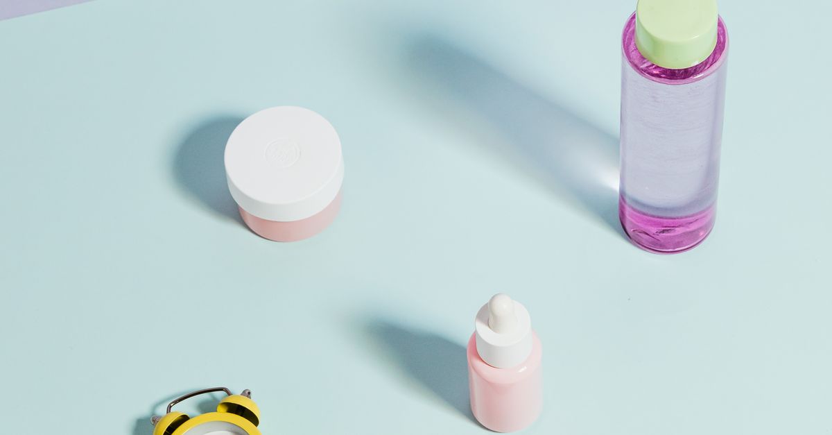 Can You Use Azelaic Acid and Niacinamide Together? A Routine for Redness and Dark Spots